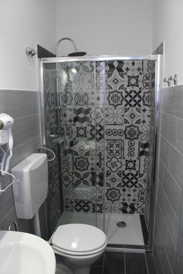 B&B Red House Garlate Zewnętrze zdjęcie